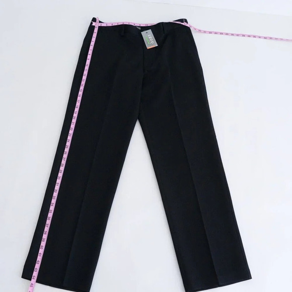 Stay Cool and Confident on the Green: NWT  Izod XFG Golf Pants (38x34) - Picture 3 of 13